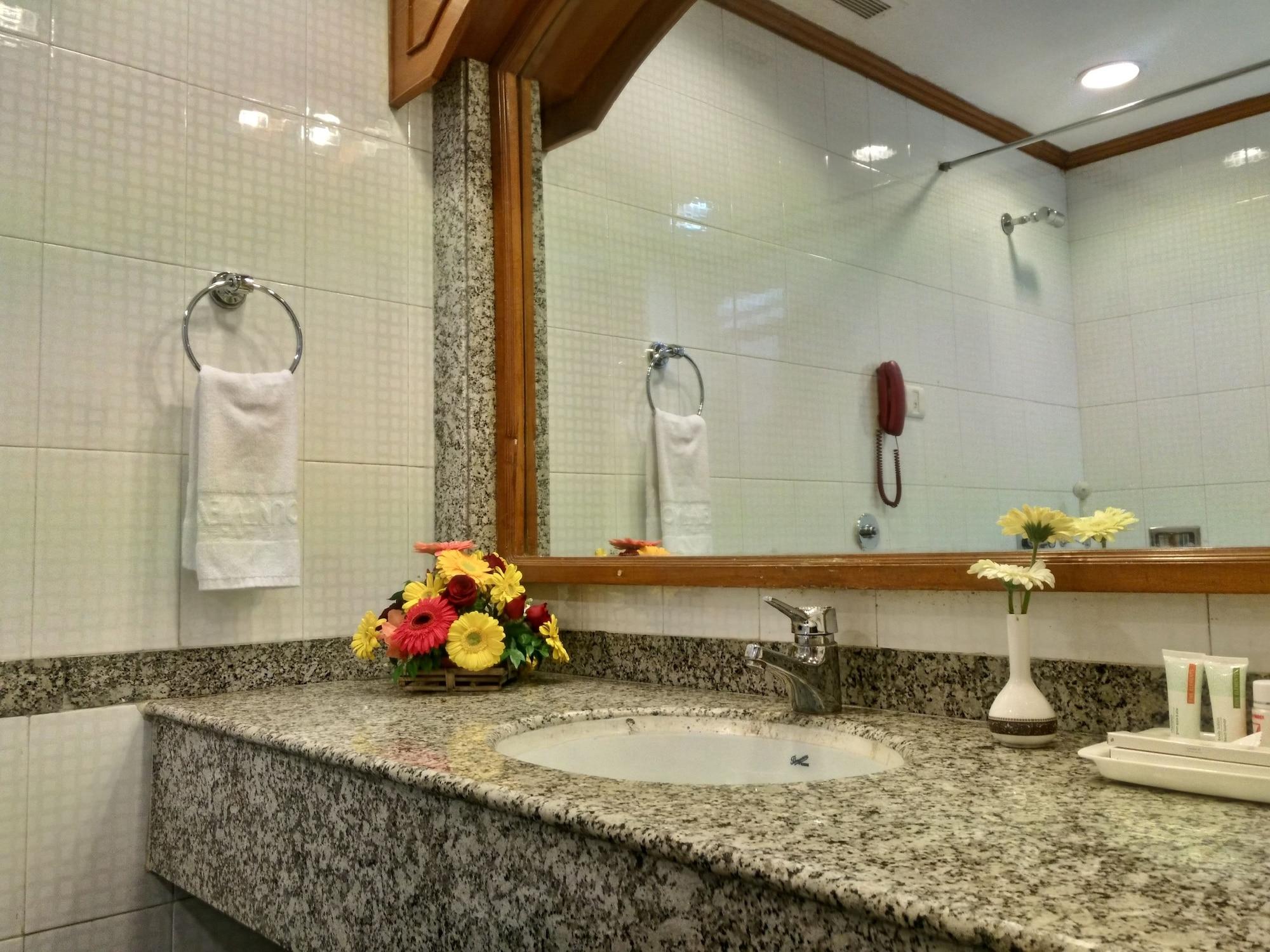 Hotel Mountview Чандигарх Экстерьер фото