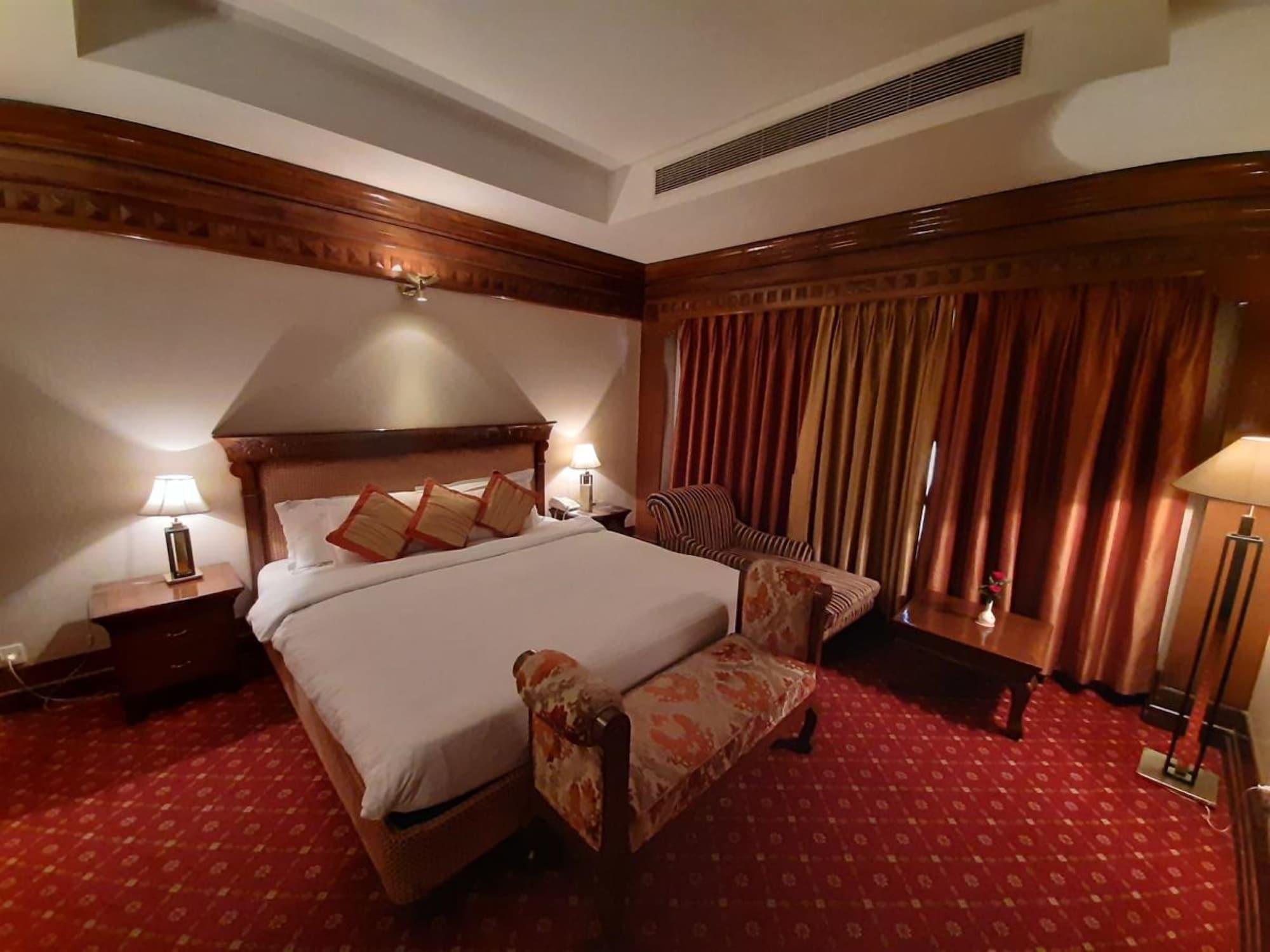 Hotel Mountview Чандигарх Экстерьер фото