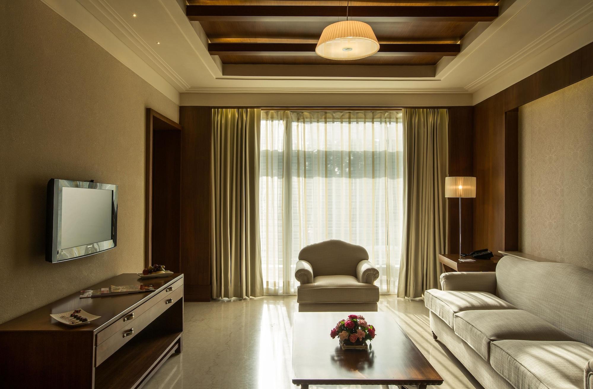 Hotel Mountview Чандигарх Экстерьер фото