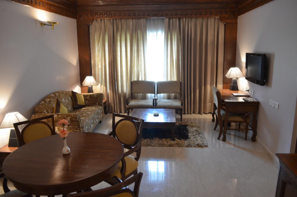 Hotel Mountview Чандигарх Экстерьер фото