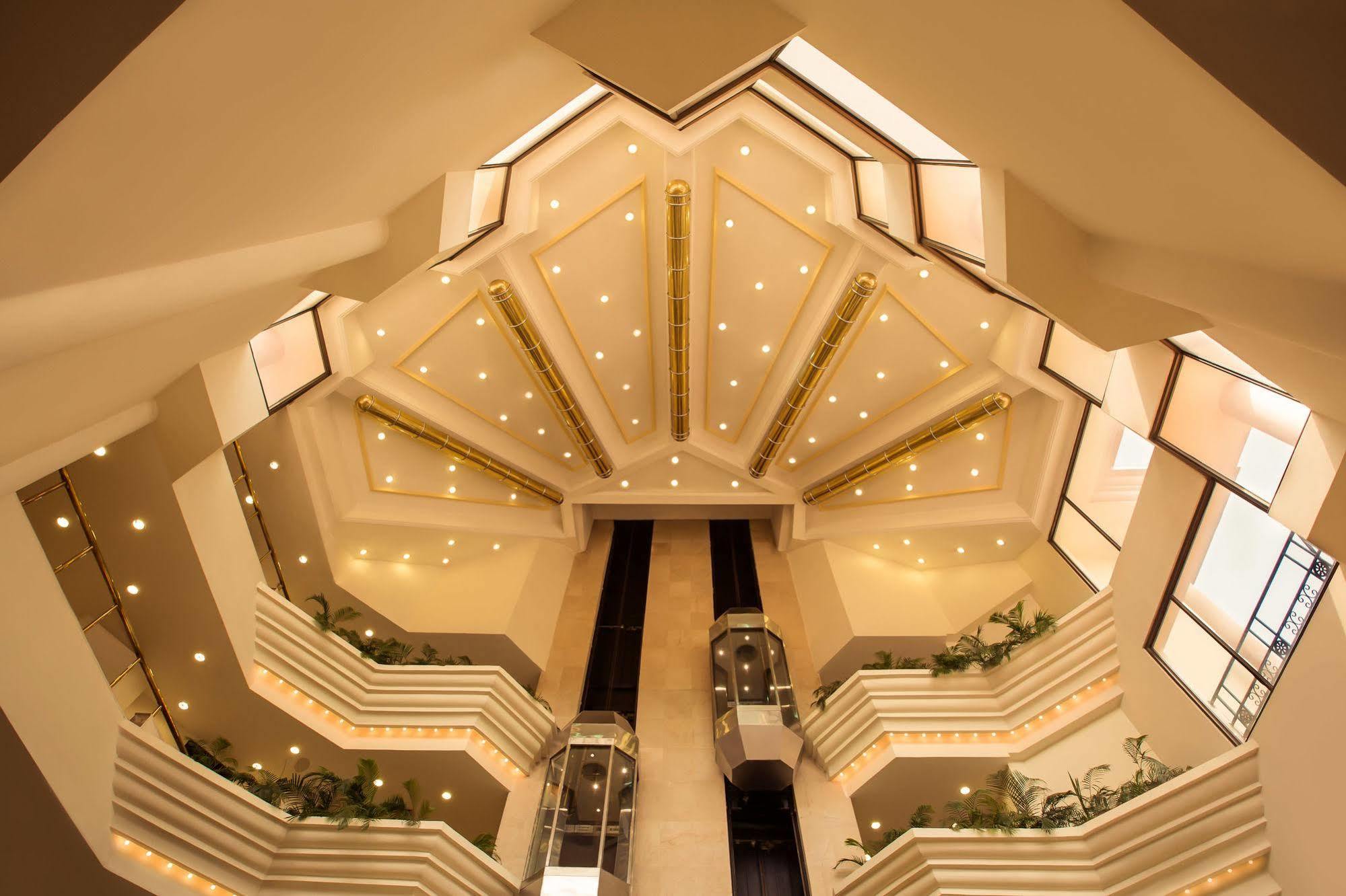 Hotel Mountview Чандигарх Экстерьер фото