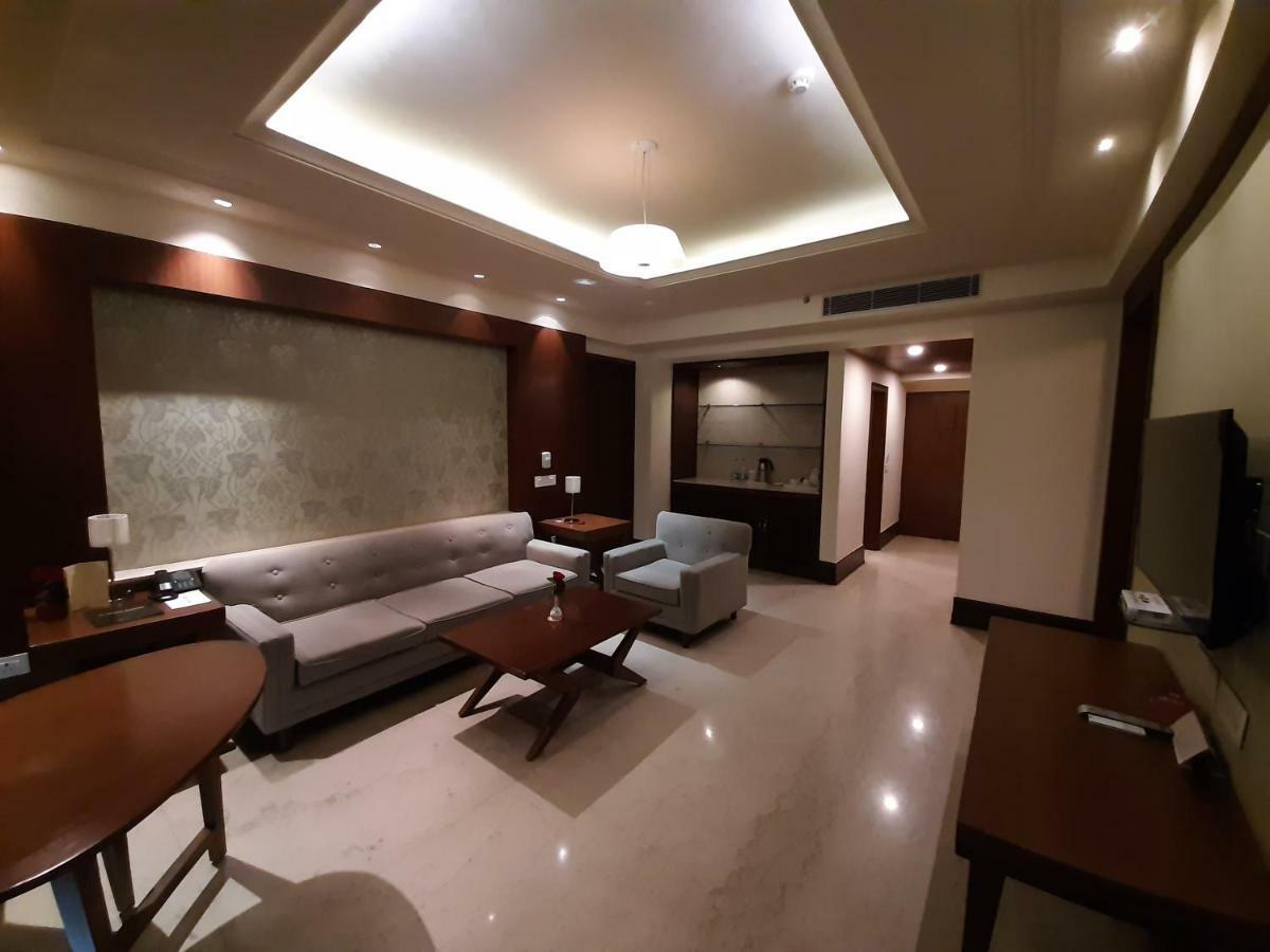 Hotel Mountview Чандигарх Экстерьер фото