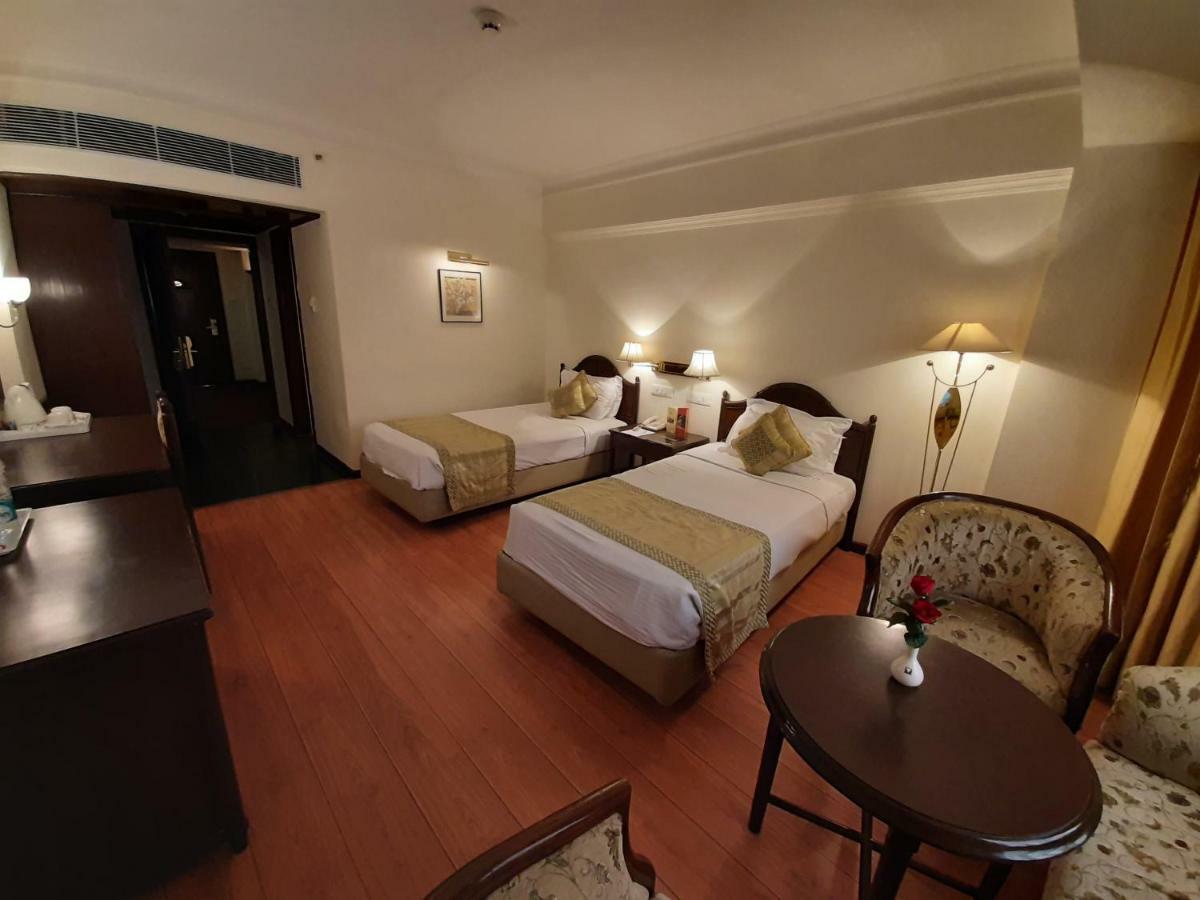 Hotel Mountview Чандигарх Экстерьер фото